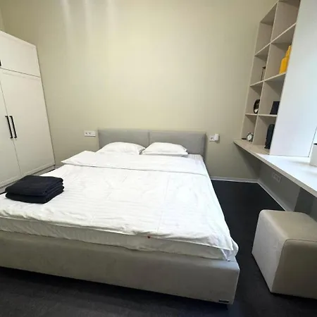 Apartment Doroshenka Street 19-4